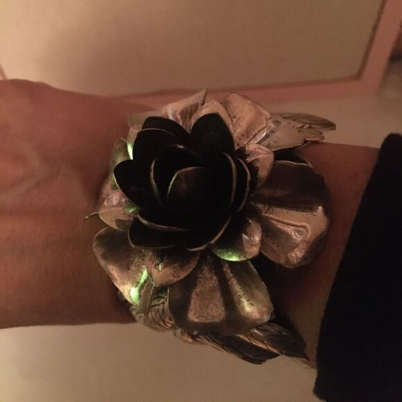 ROSE cuff - Picture 2 of 6